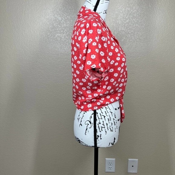 Forever 21 red crop top women floral button up short sleeve size M - Picture 7 of 11